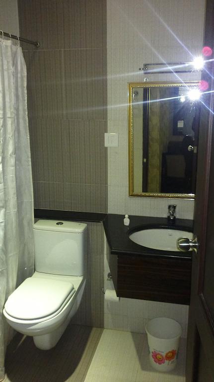 Hotel Sea Palace Kollam Bagian luar foto