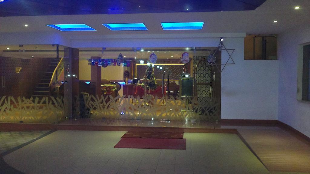 Hotel Sea Palace Kollam Bagian luar foto