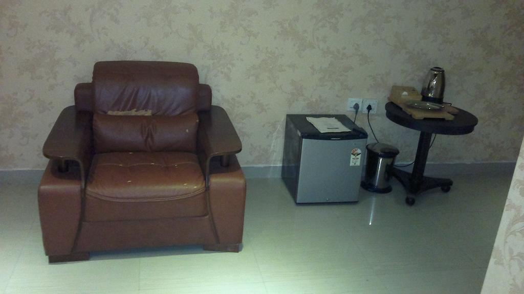 Hotel Sea Palace Kollam Bagian luar foto