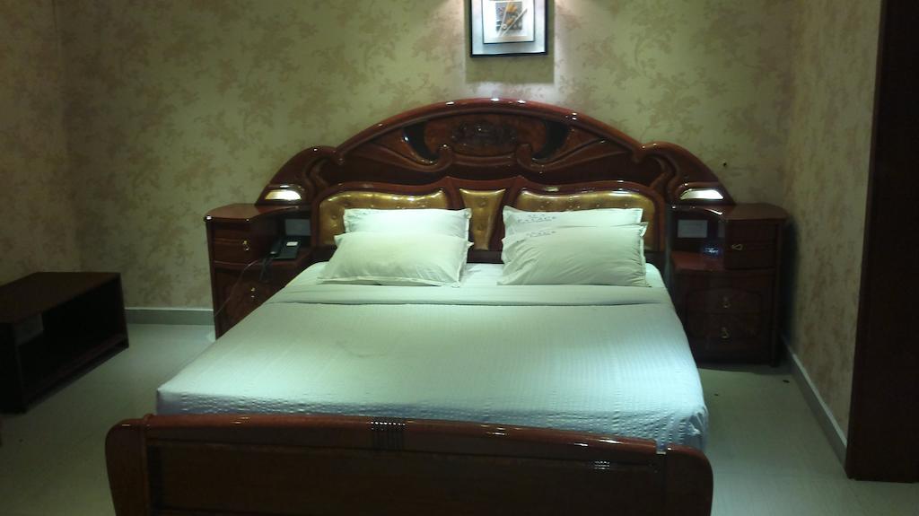 Hotel Sea Palace Kollam Ruang foto