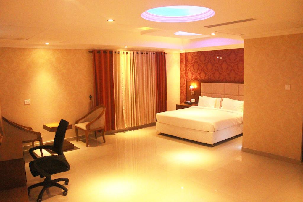 Hotel Sea Palace Kollam Ruang foto
